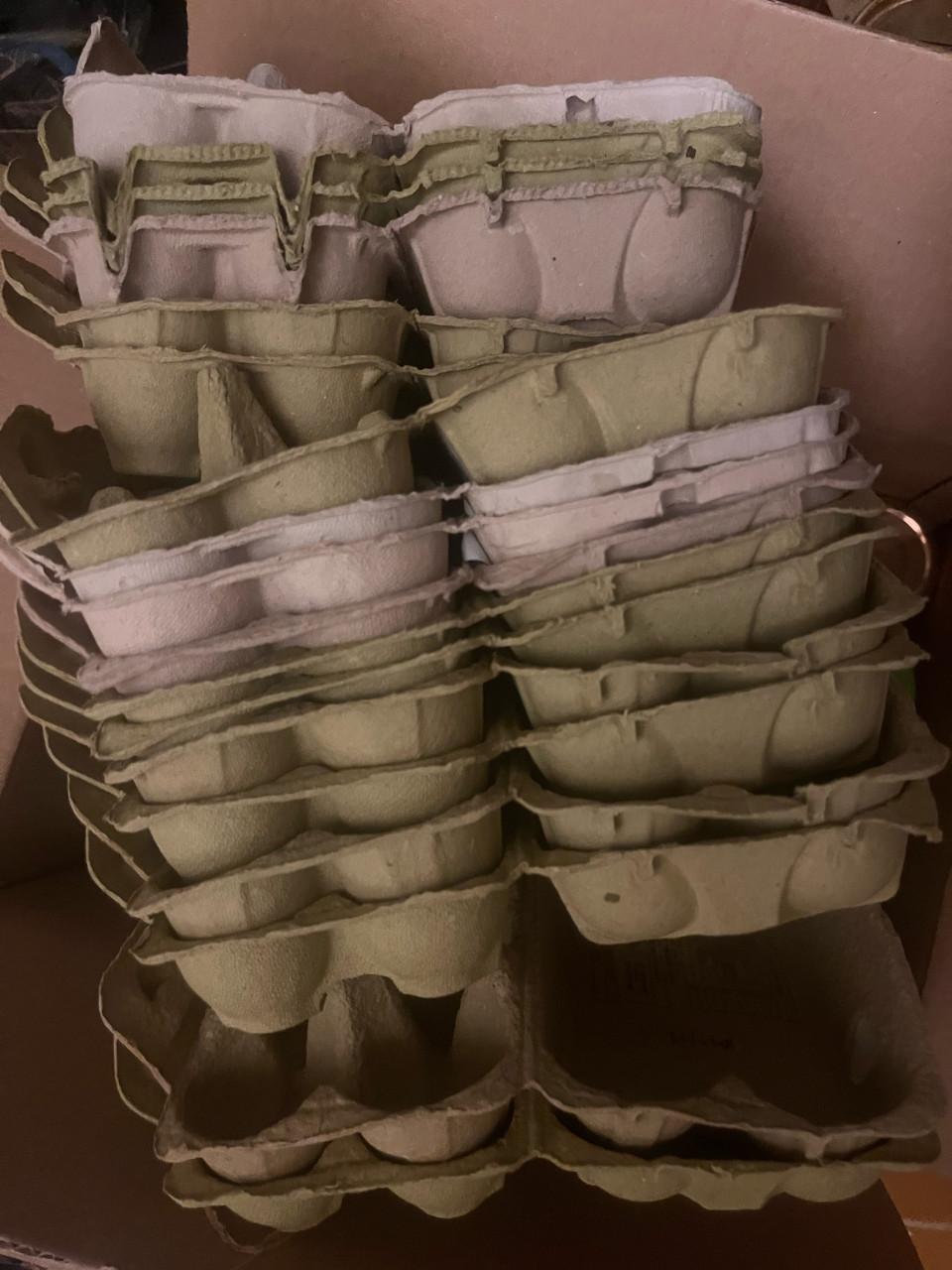 Glazen (jam)potjes en eierdozen