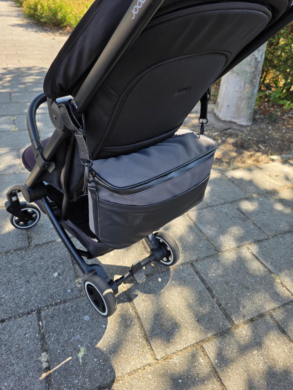 Joolz Aer+ compacte (reis) buggy zwart – incl. reistas en regenhoes