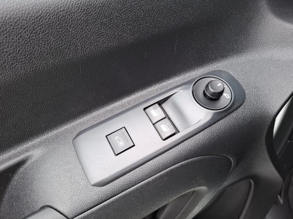 Peugeot Partner 1.5 bluehdi premium airco / cruise controle / navi / 105 pk