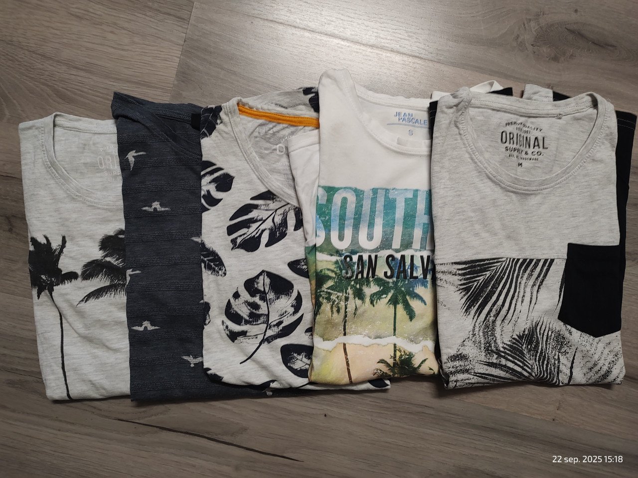 5 Jongens tshirt s maat S