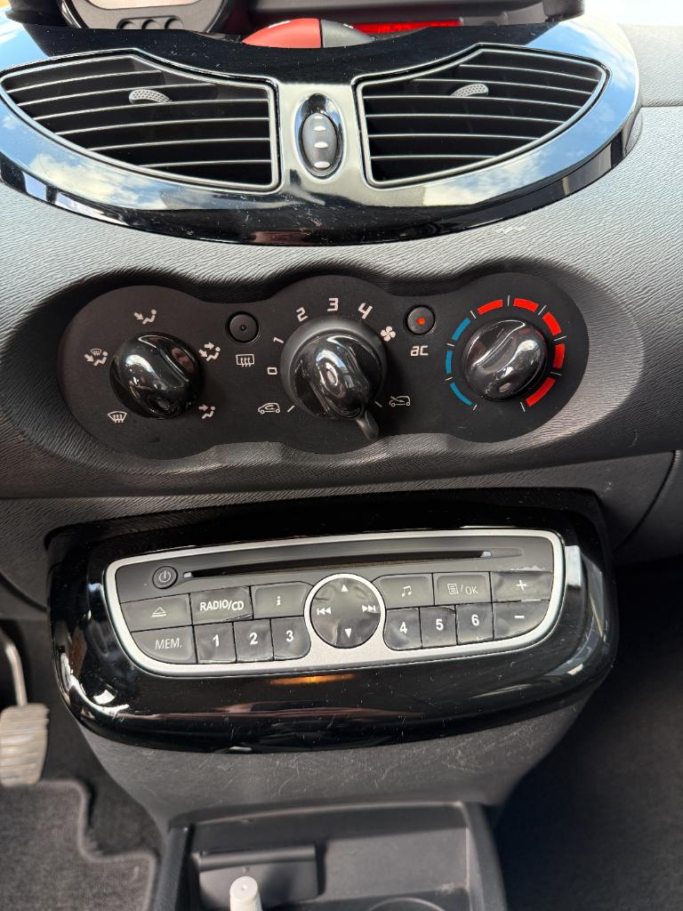 Renault Twingo 1.2-16v night & day - airco - nieuwe distributie