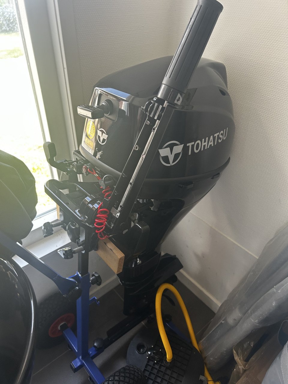 Rubberboot met buitenboordmotor