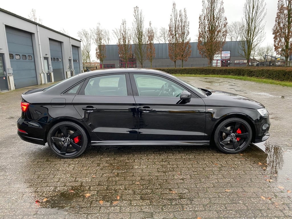 Audi A3 limousine 1.5 tfsi cod sport s line edition