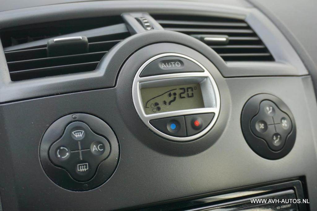 Renault Megane 2.0-16v tech line