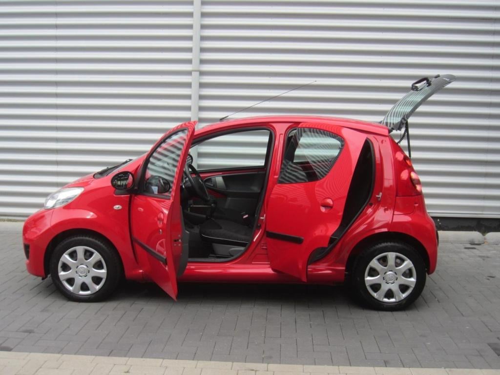 Peugeot 107 1.0i 12v sublime 5-drs airco nieuwe apk