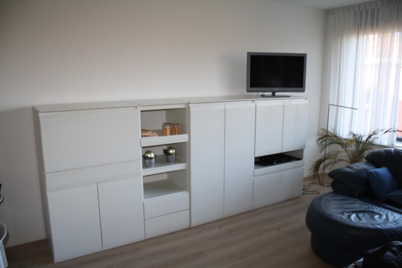 Witte kast, bestaande uit 4 delen