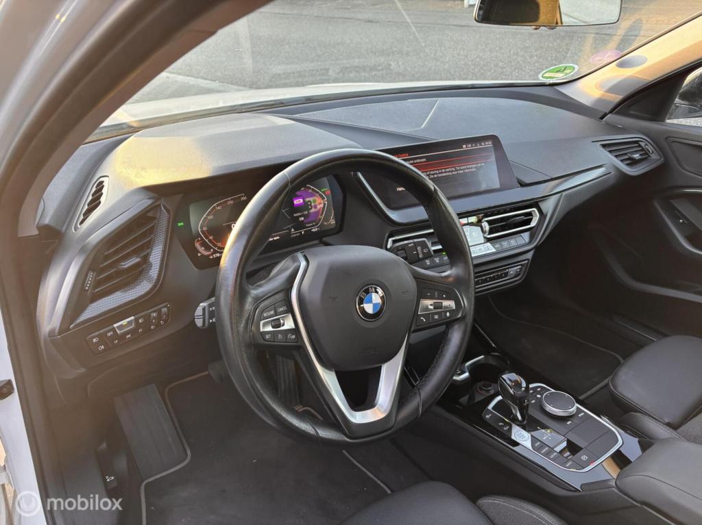 BMW 1 Serie 118i corporate sport virtual cockpit camara