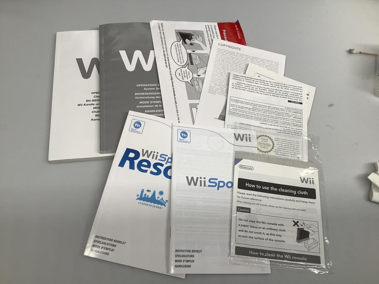 Nintendo Wii Limited Edition Sports Resort Pak