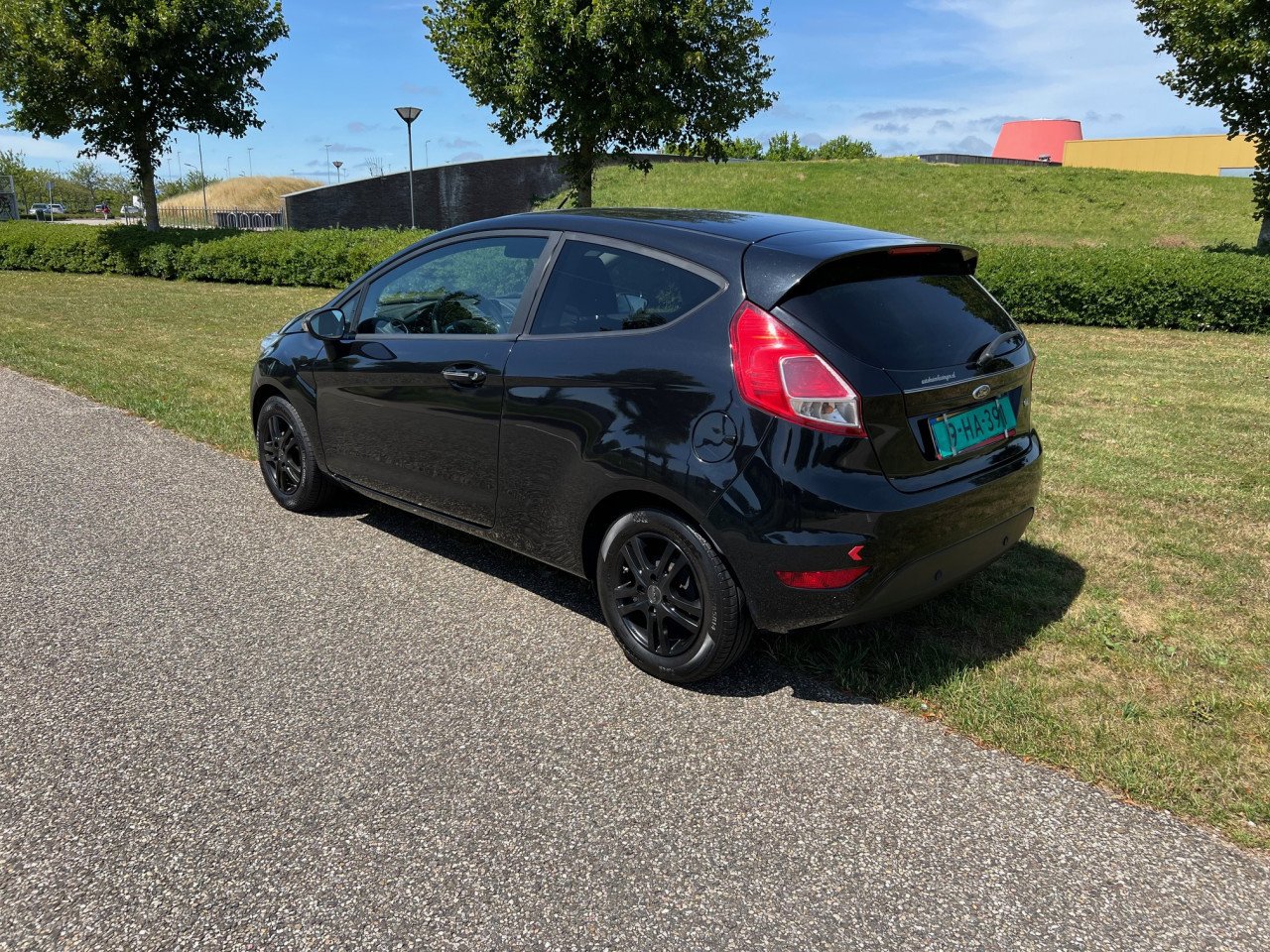 Zeer fraaie Ford Fiesta uit 2015 met 67.000 km Automaat!!