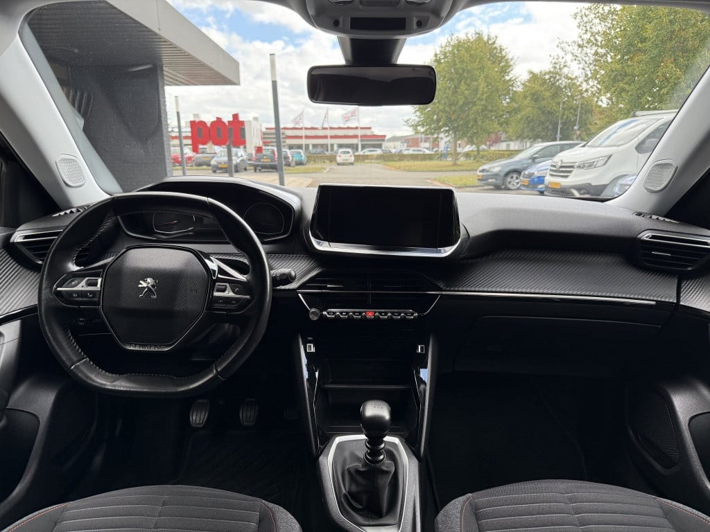 Peugeot 2008 1.2 active // trekhaak //