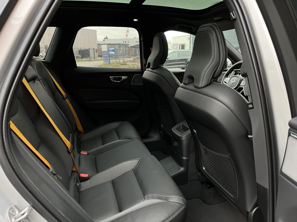 Volvo XC60 2.0 t8 plug-in hybrid awd polestar engineered | bowers&wilkins |