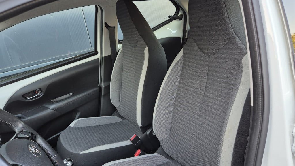Toyota Aygo 1.0 vvt-i x-cite*automaat*airco*camera*apple-carplay*android*