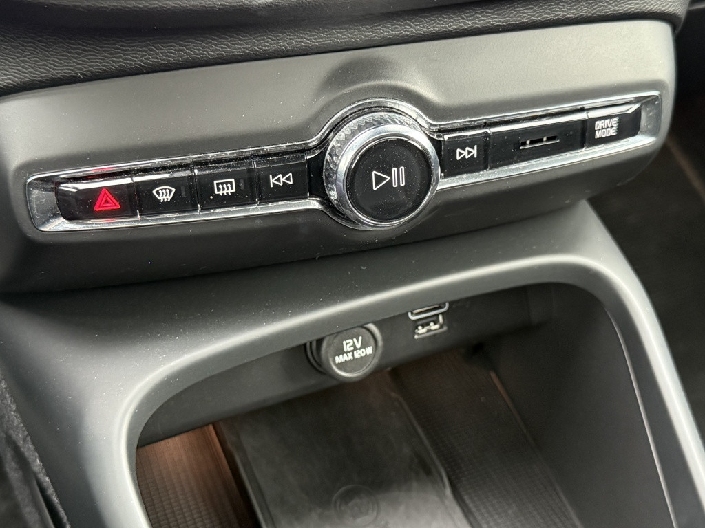 Volvo XC40 t5 262pk recharge r-design | full options !