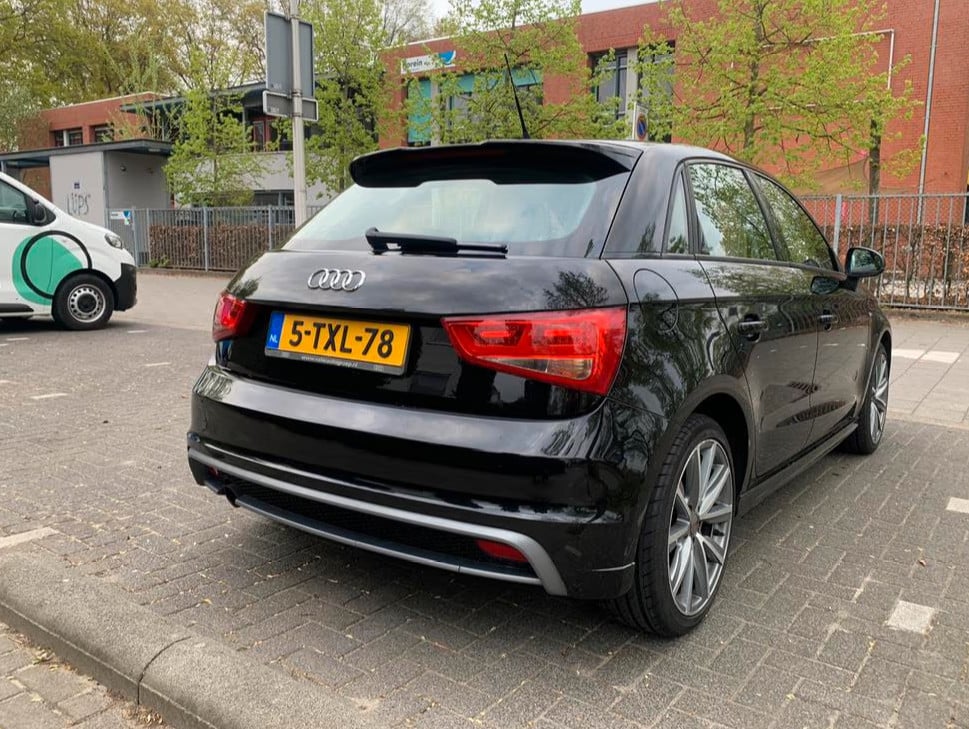 Audi A1 Sportback 1.2 TFSI Admired + S-LINE 94969 km NAP 2 EIGENAAR