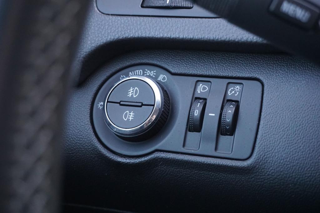 Opel Insignia sports tourer 1.6 t cosmo climate / navi / cruise / leder / p