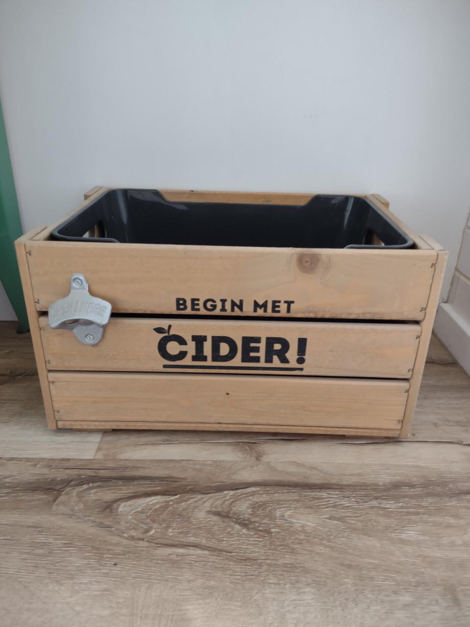 Nieuwe Apple Bandit cider koelbox, houten box met opener.