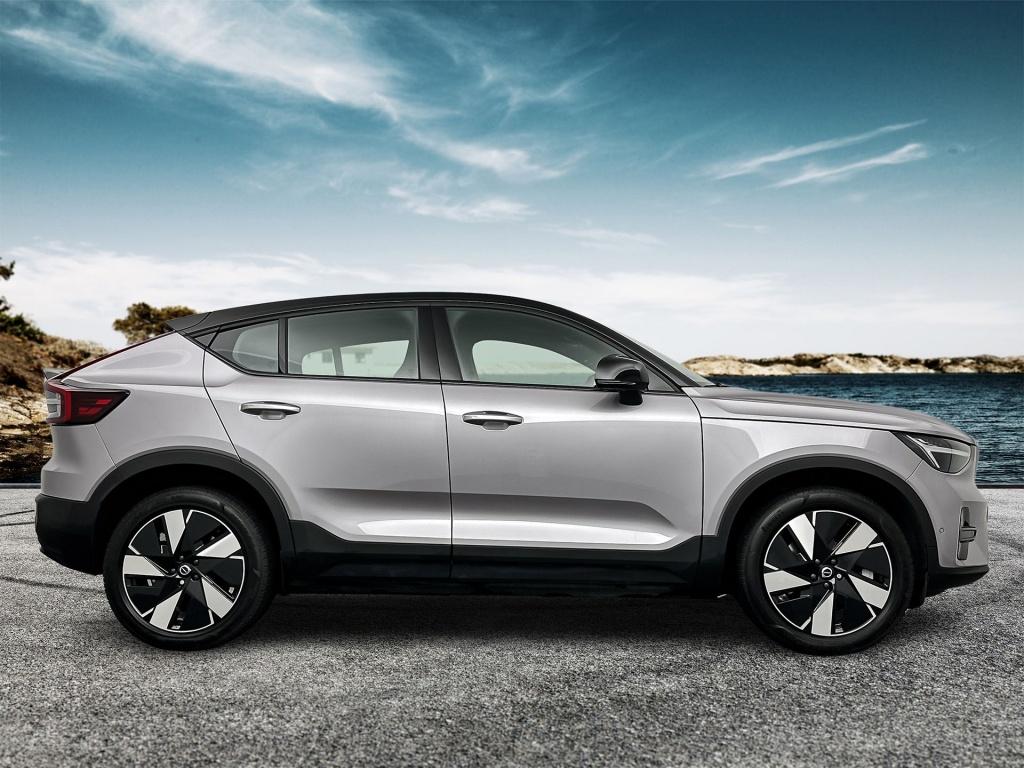 Volvo Ec40 extended range plus dark