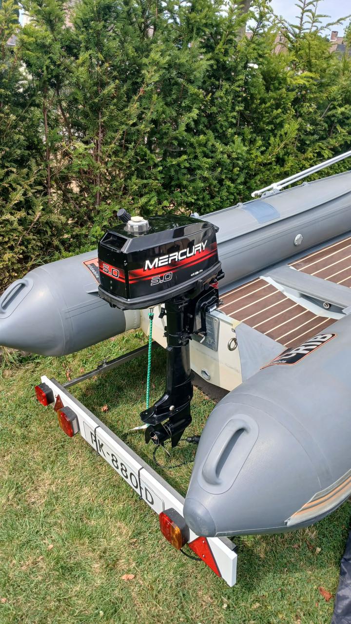 Frib 360 ribboot met kalftrailer en mercury 5pk.