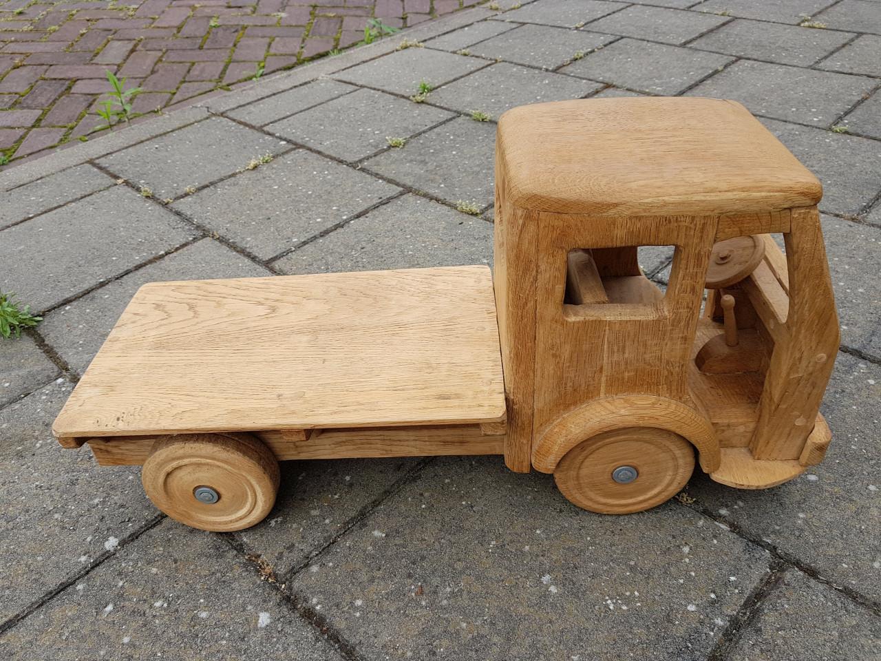 Grote houten oplegger