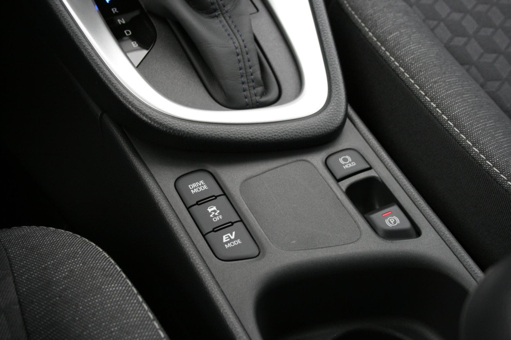 Mazda 2 Hybrid 1.5 centre-line