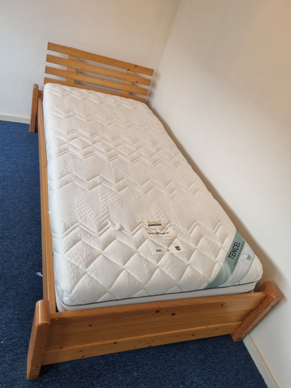 Ledikant met lattenbodem en matras