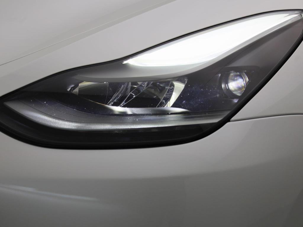 Tesla Model Y long range awd 75 kwh | 96% soh | fsd | btw-auto | lage km st
