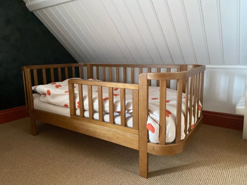 Peuterbed ‘Cocoon’ ovaal van Petite Amélie