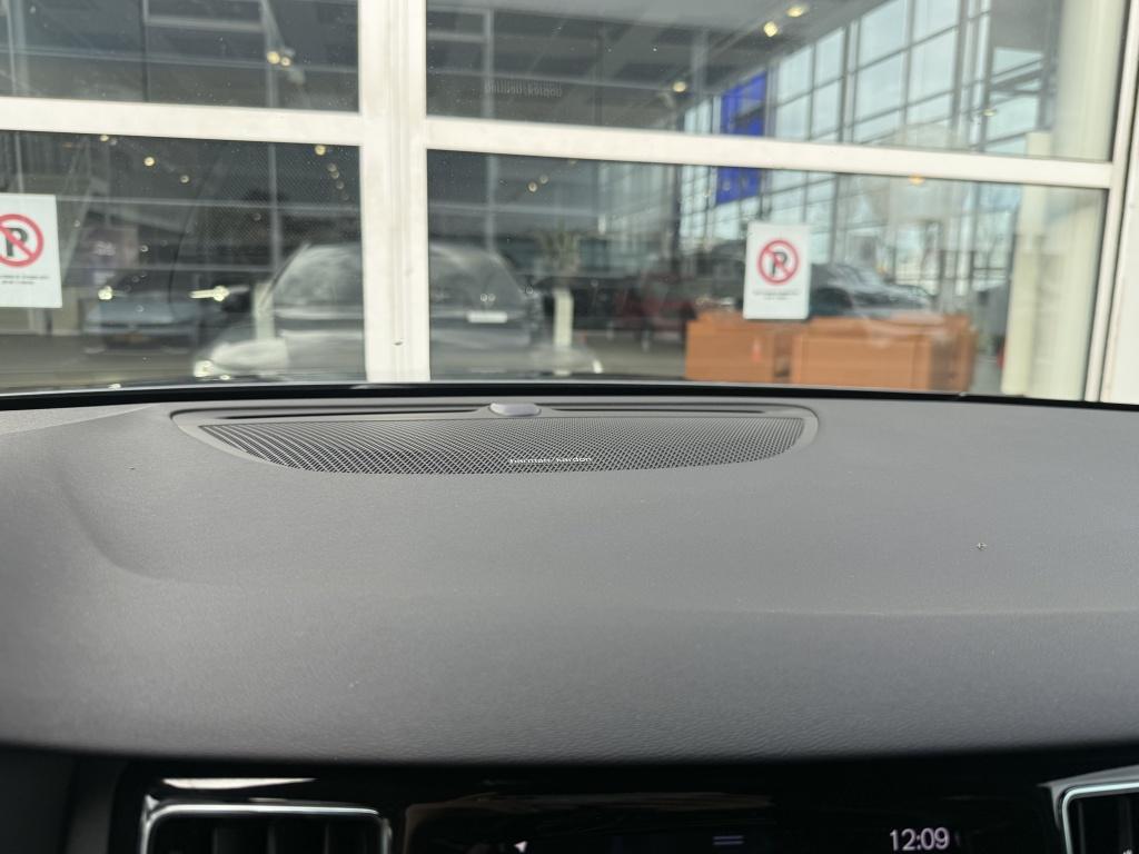 Volvo V60 t6 340pk recharge r-design| adap.cruise| camera| h&k sound| keyl