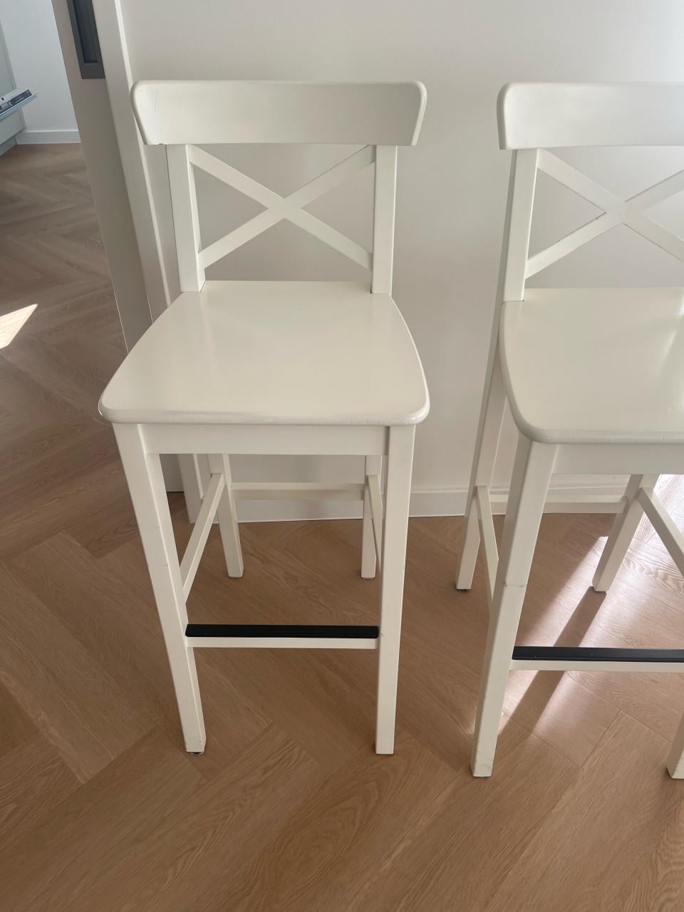 2 stuks IKEA barkrukken