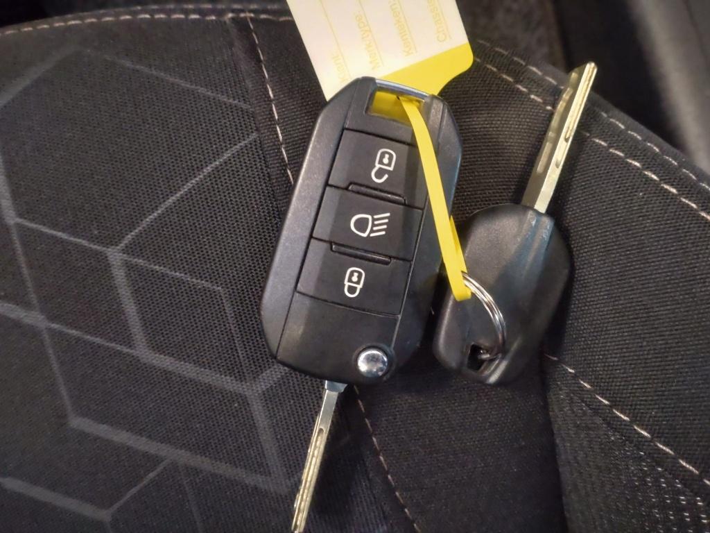 Peugeot 2008 1.2 active | automaat | cruise control