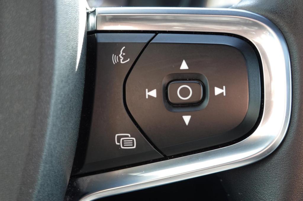 Volvo XC40 1.5 t5 recharge business pro