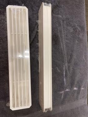 Twee sets ventilatieroosters