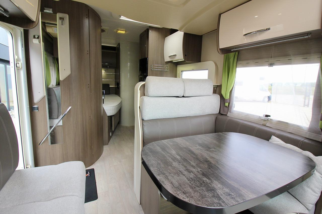 Chausson Welcome 625 (Vast bed + Hefbed, zeer netjes, Euro 5)