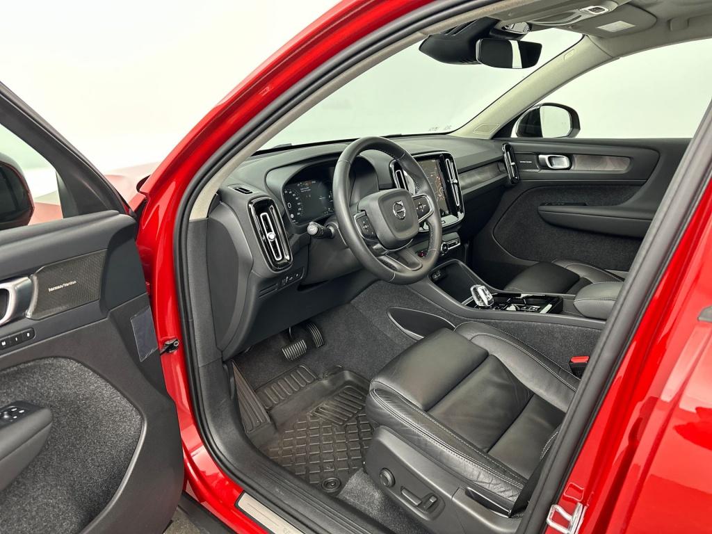 Volvo XC40 t5 262pk recharge ultra dark| adap.cruise| pano| 360camera| trek