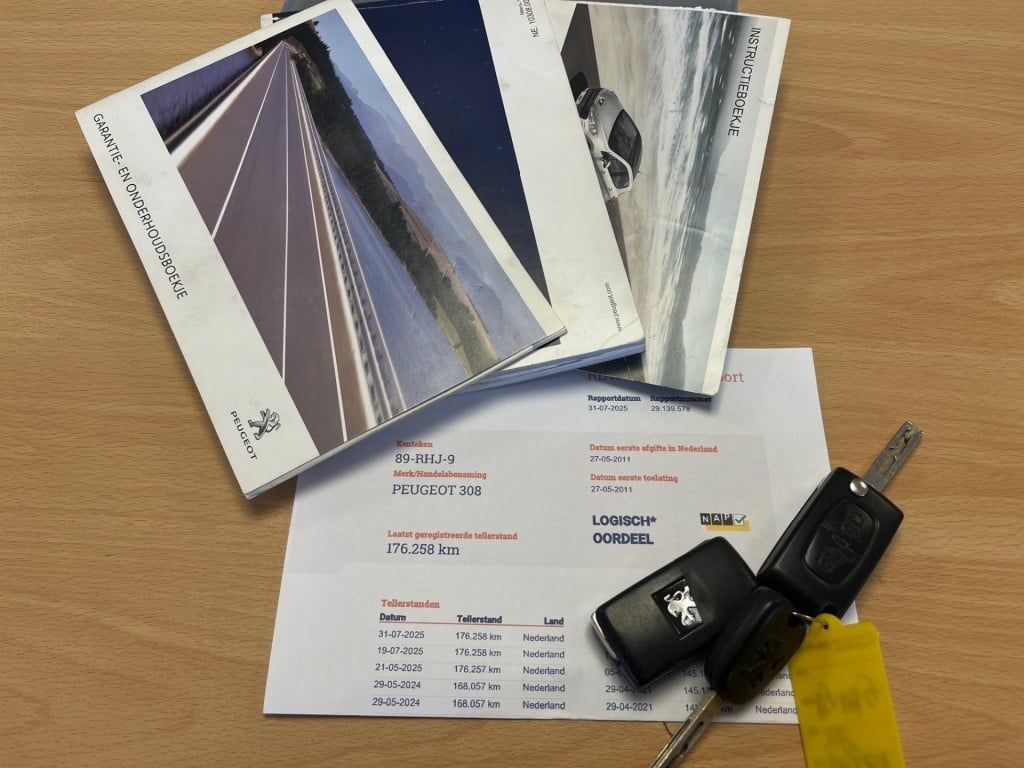 Peugeot 308 1.6 vti millesim 200 panodak, navi
