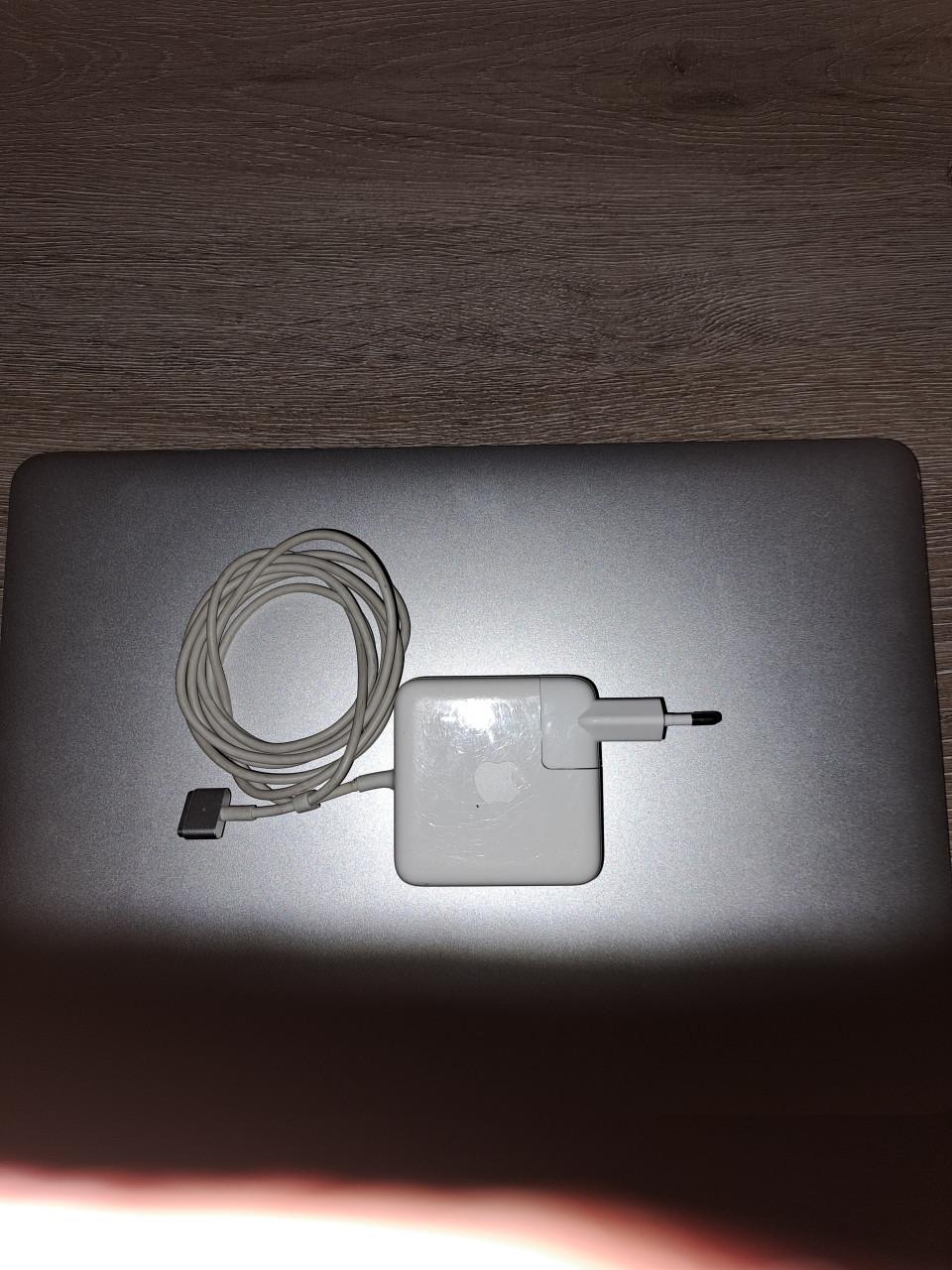 Macbook Air 13,3 inch mid 2013.
