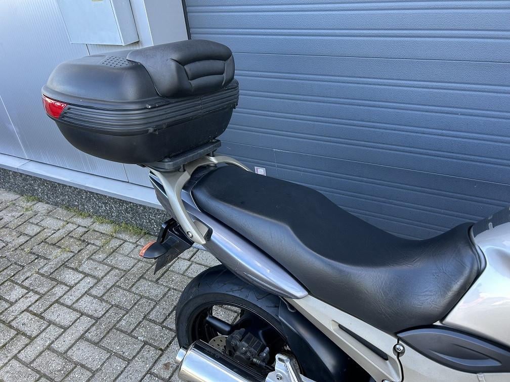 Mooie Yamaha TDM900 uit 2003 met slechts 29980 km, topkoffer €3300,-