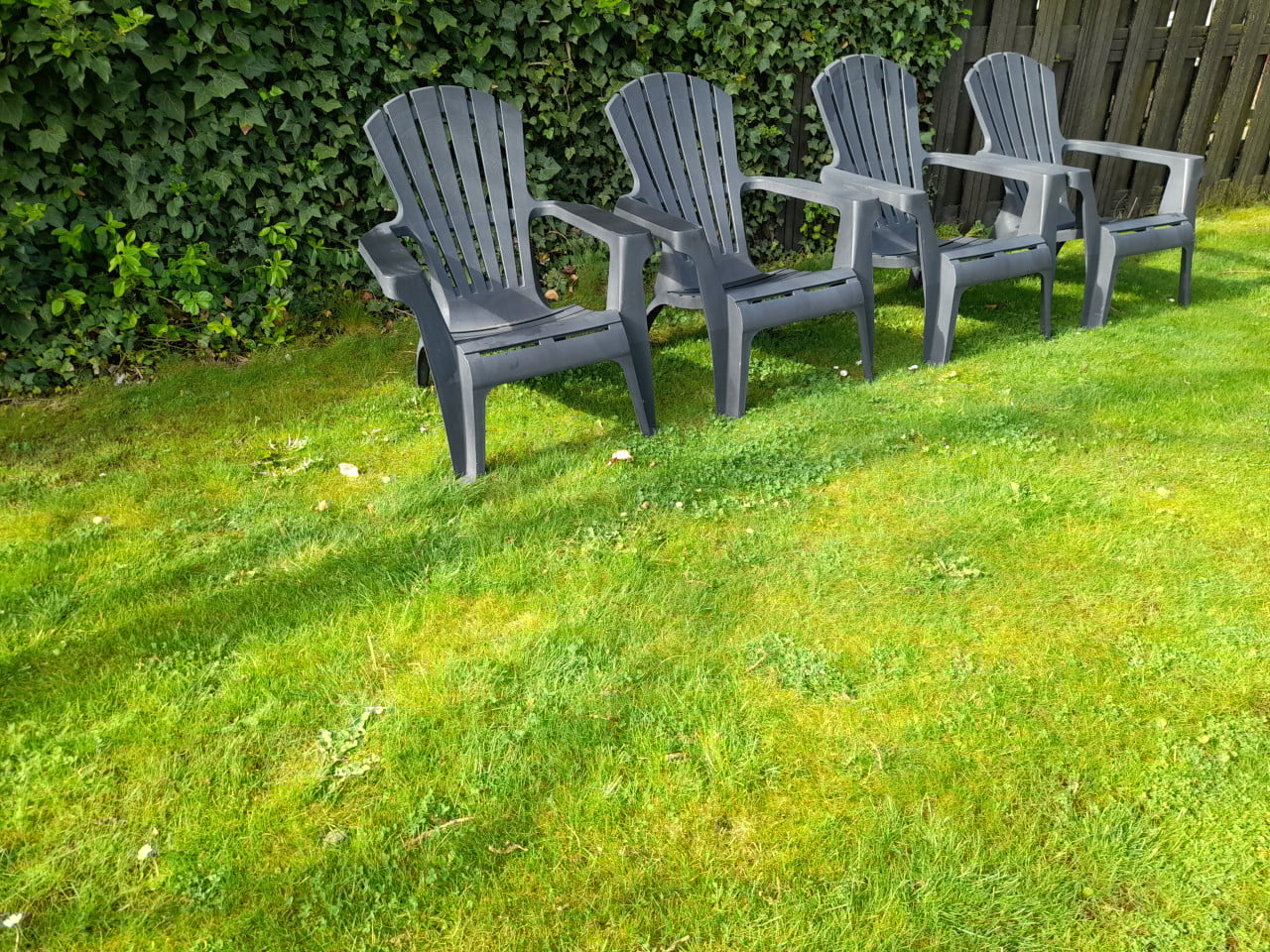 4 heerlijke tuinstoelen (in goede nette staat)
