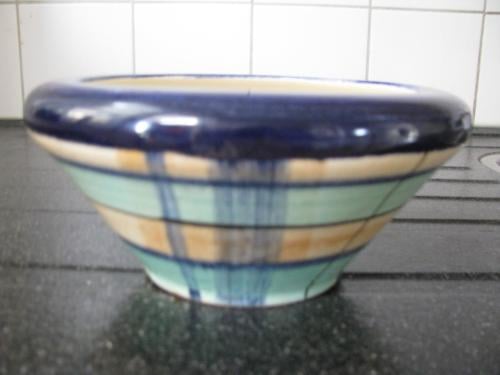 Gekleurd bloemenbakje