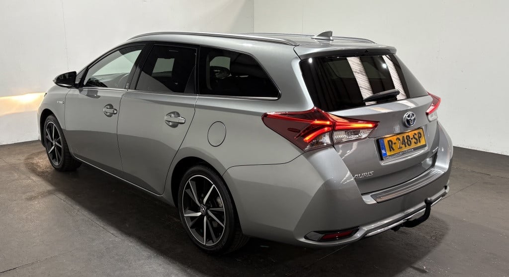 Toyota Auris touring sports 1.8 hybr. dynamic team d | trekhaak | stoelverw