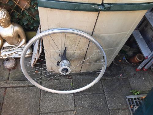 28 inch shimano voorwiel, naafdynamo, rollerbrake rem