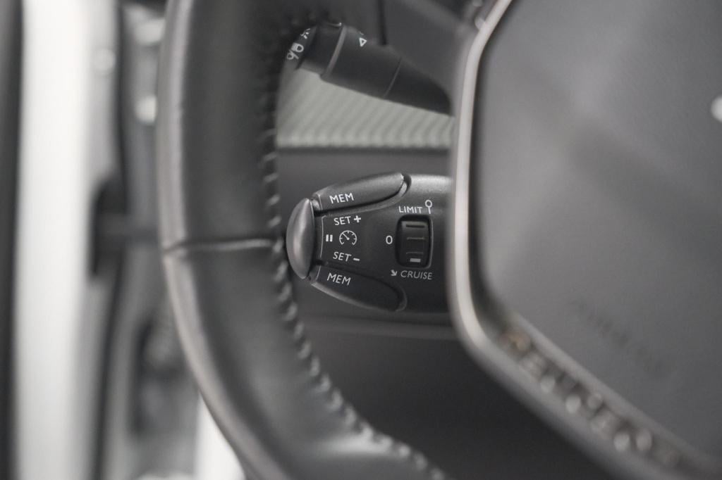 Peugeot 208 puretech 100 allure | afneembare trekhaak | camera | apple carp