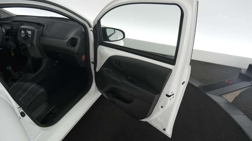 Peugeot 108 1.0 e-vti active | airco | allseasonbanden | elektrische ramen 