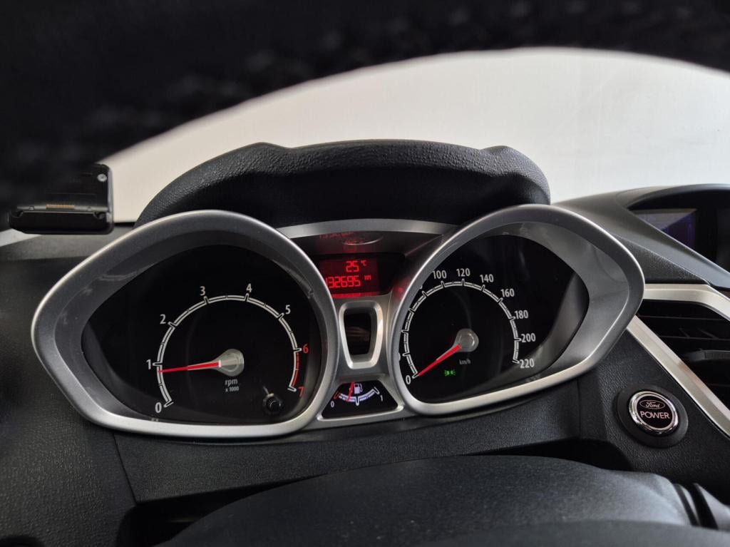 Ford Fiesta 1.25 titanium / keyless / cruisecontrol / nieuwe distriebutieri