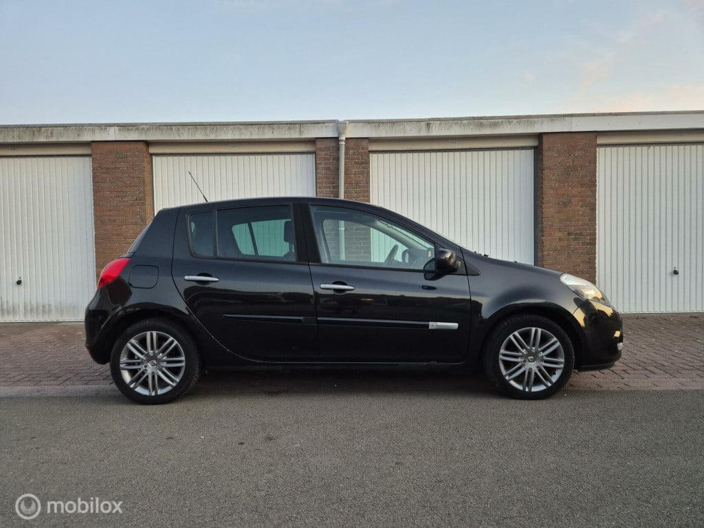 Renault Clio 1.6 dynamique automaat / 5-deurs / airco / cruisecontrol / pan