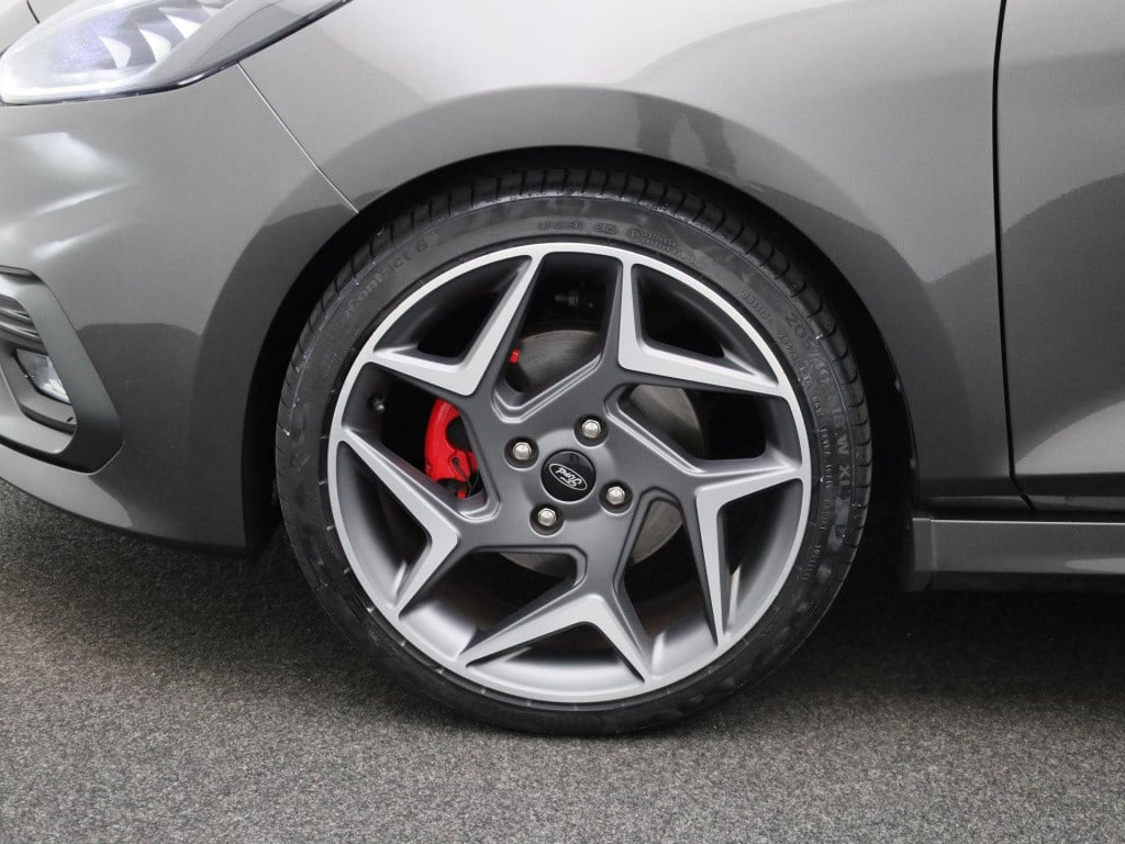 Ford Fiesta 1.5 ecoboost st-3 panoramadak | winterpack | b&o soundsystem | 