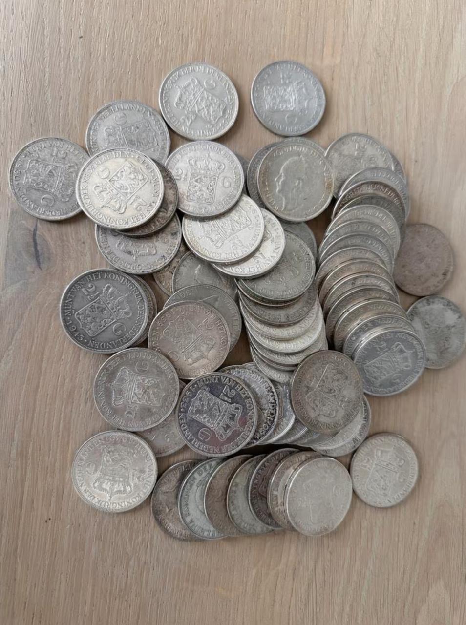 64x zilveren rijksdaalder (Wilhelmina)