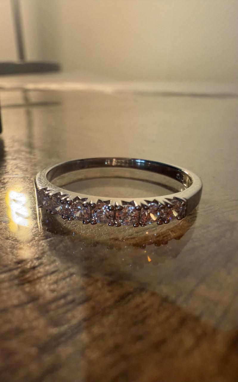 Nieuwe zilveren ring