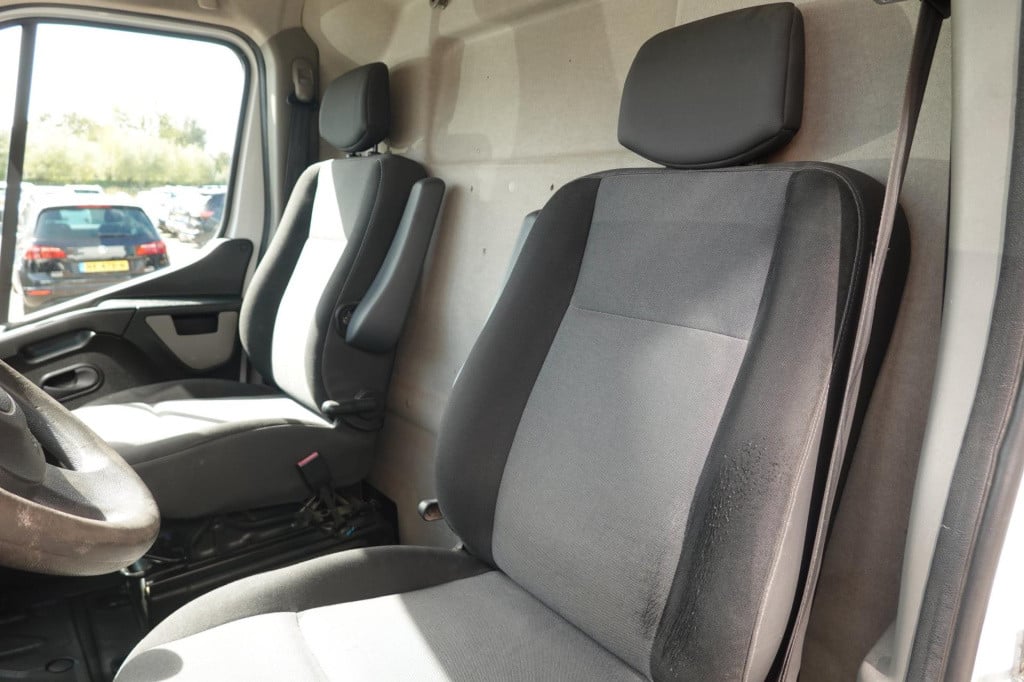 Renault Master t33 2.3 dci l2h2