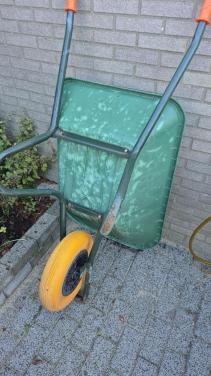 Kruiwagen met massief wiel